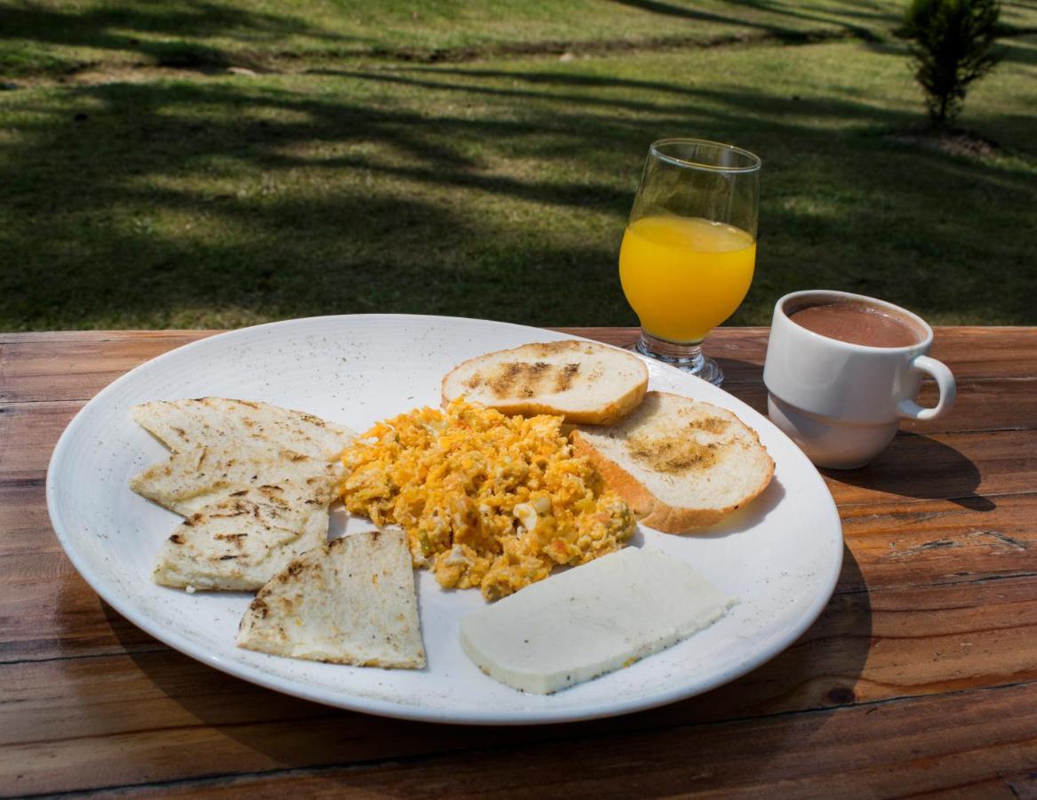 Hotel Hacienda Santa Clara 산타 로사 데 카발 외부 사진