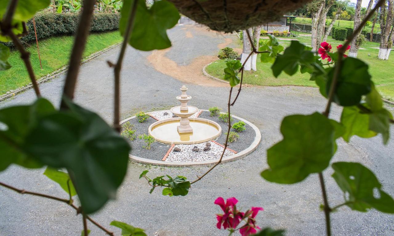Hotel Hacienda Santa Clara 산타 로사 데 카발 외부 사진